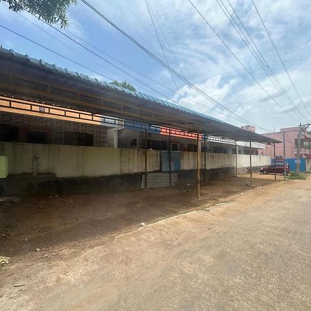 Hotel L. R Residency Kanchipuram Esterno foto