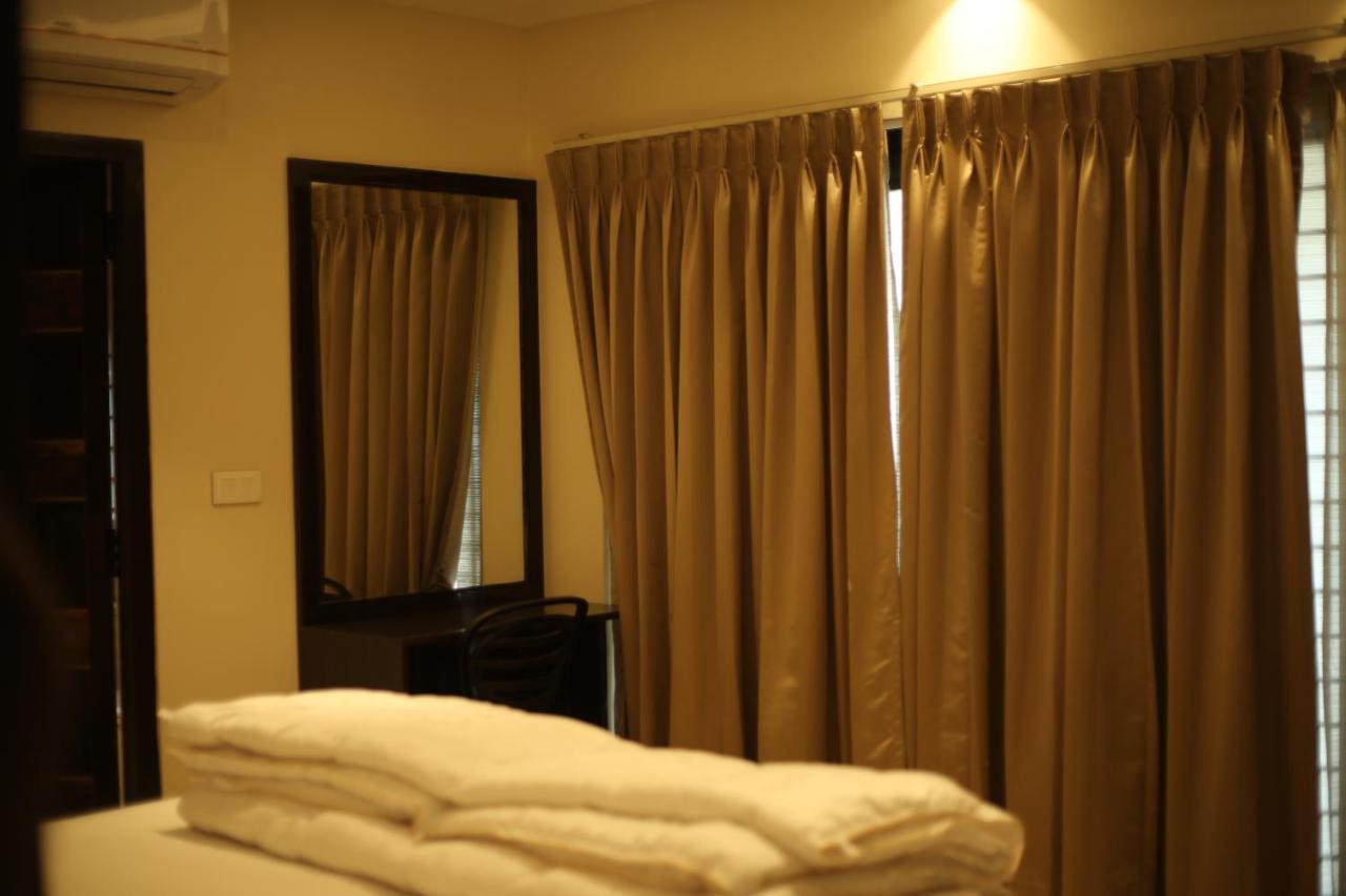 Hotel L. R Residency Kanchipuram Esterno foto