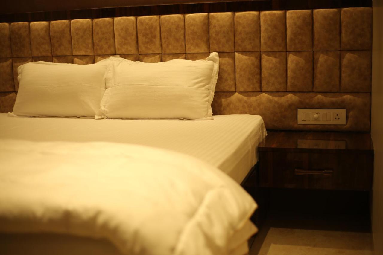 Hotel L. R Residency Kanchipuram Esterno foto