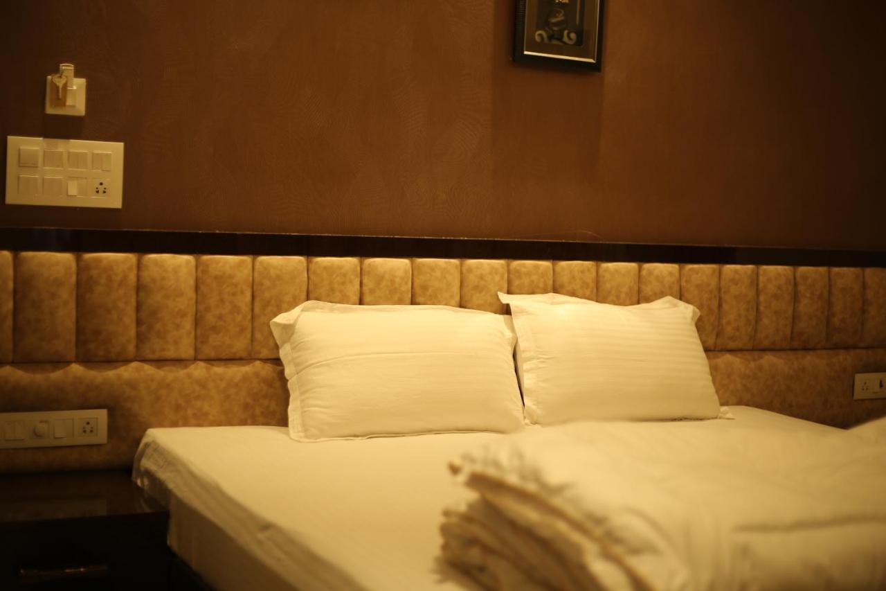Hotel L. R Residency Kanchipuram Esterno foto