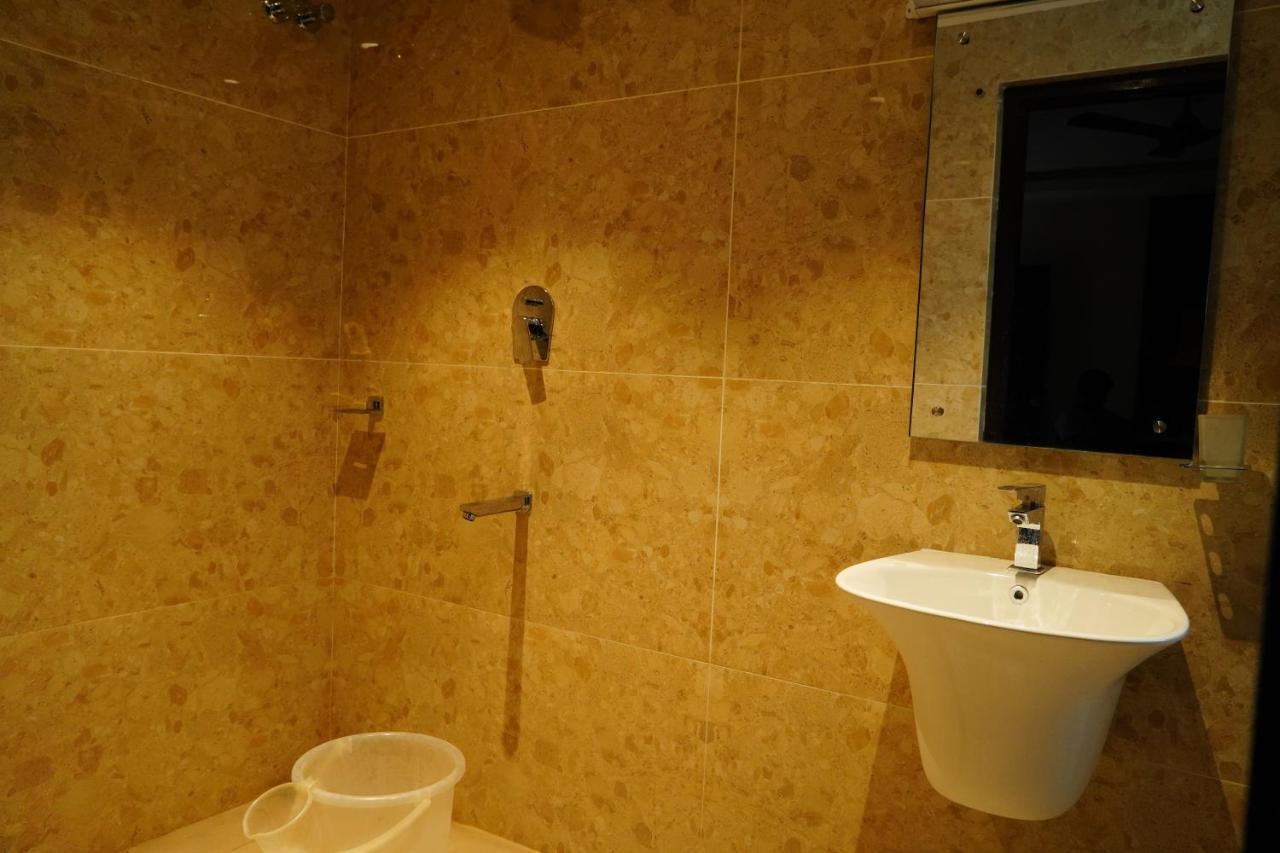 Hotel L. R Residency Kanchipuram Esterno foto