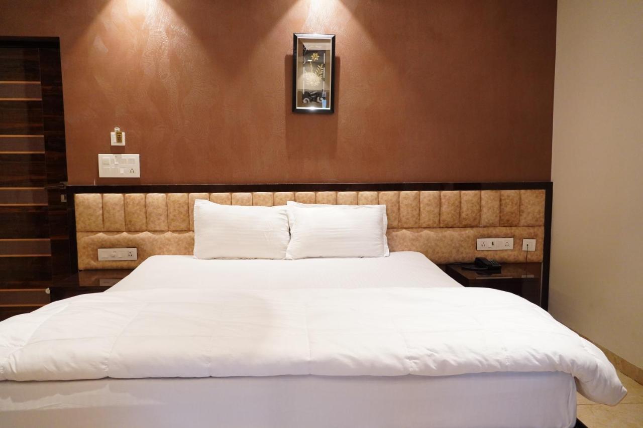 Hotel L. R Residency Kanchipuram Esterno foto