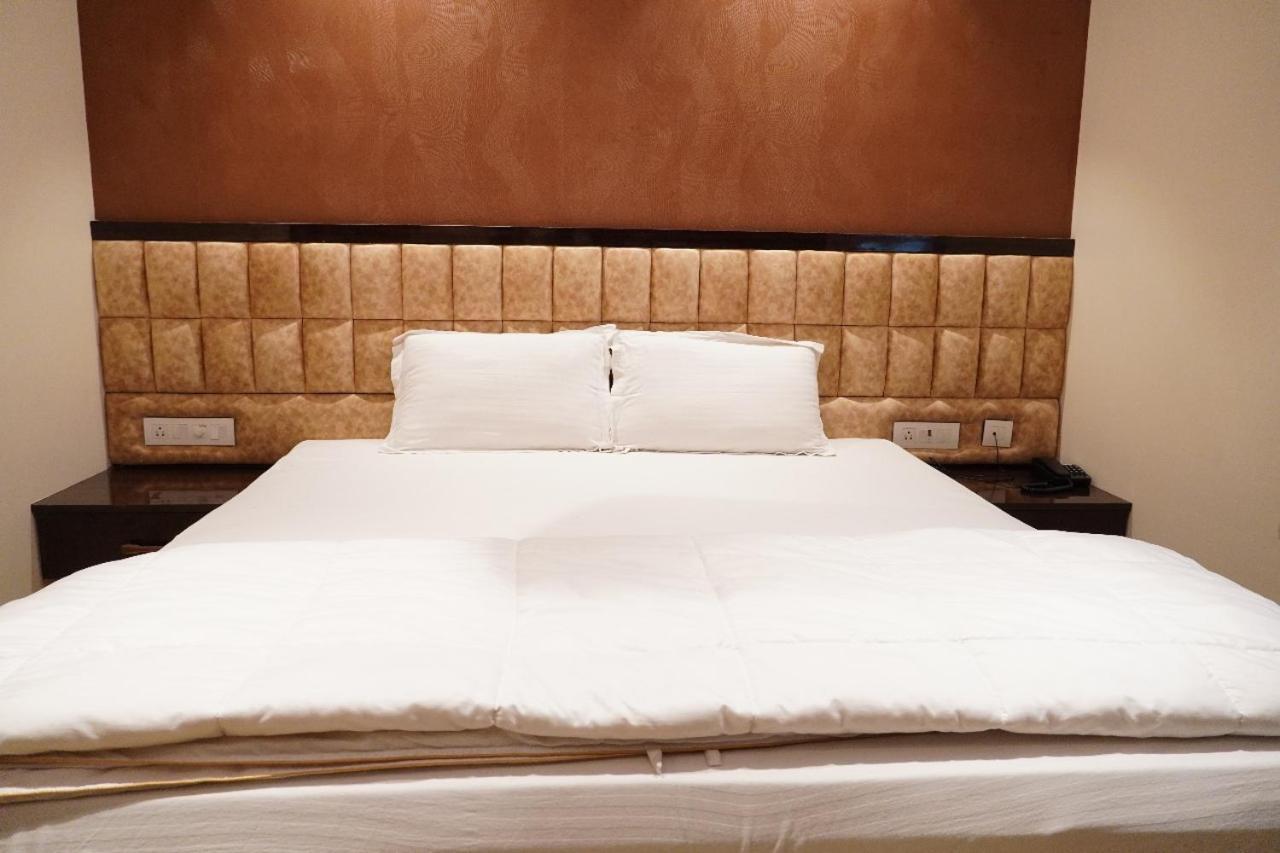 Hotel L. R Residency Kanchipuram Esterno foto