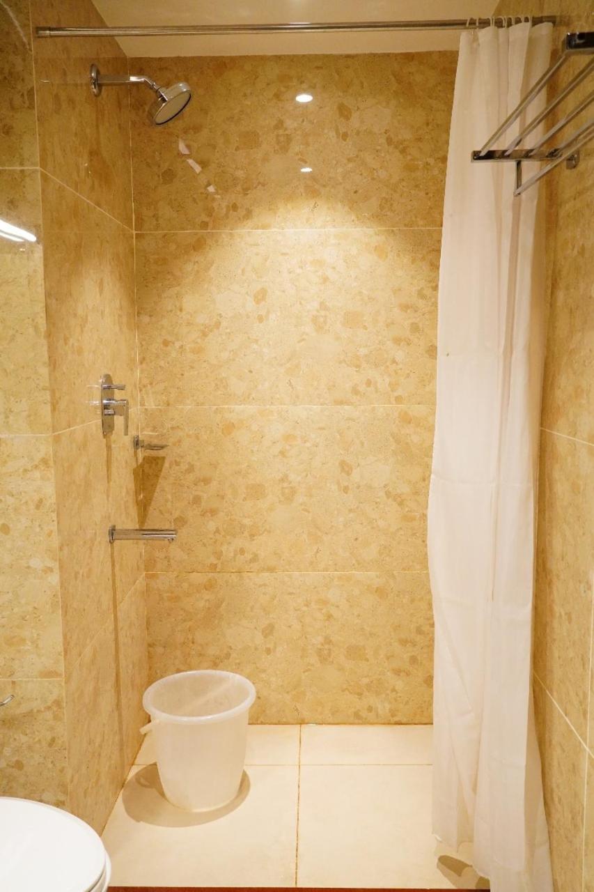 Hotel L. R Residency Kanchipuram Esterno foto