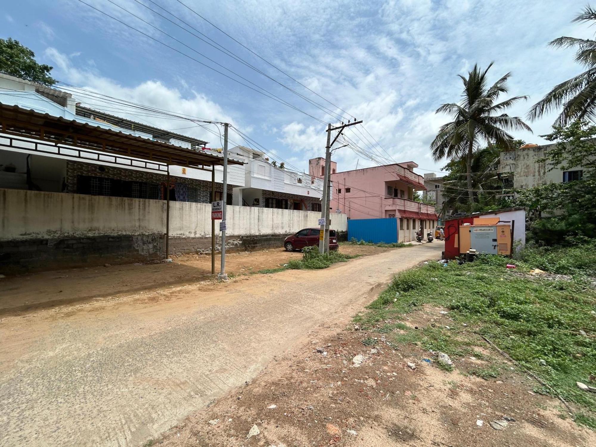 Hotel L. R Residency Kanchipuram Esterno foto